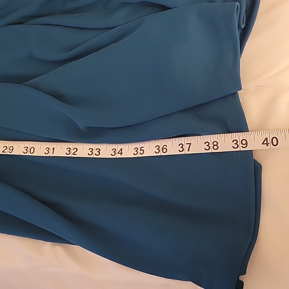 Dress - Picture 9 of 9